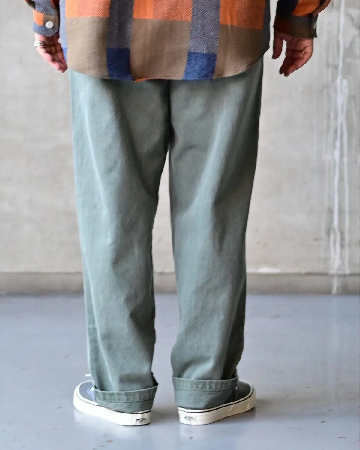 DESCENDANT / DC-6 TWILL TROUSERS PIGMENT DYE (262WVDS-PTM01)