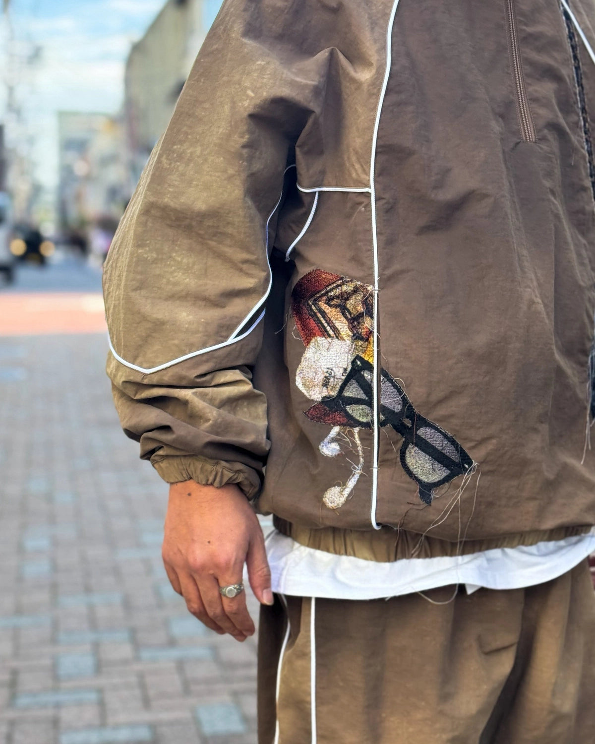 doublet / TROMPE L’OEIL EMBROIDERY ANORAK (26AW37BL269)
