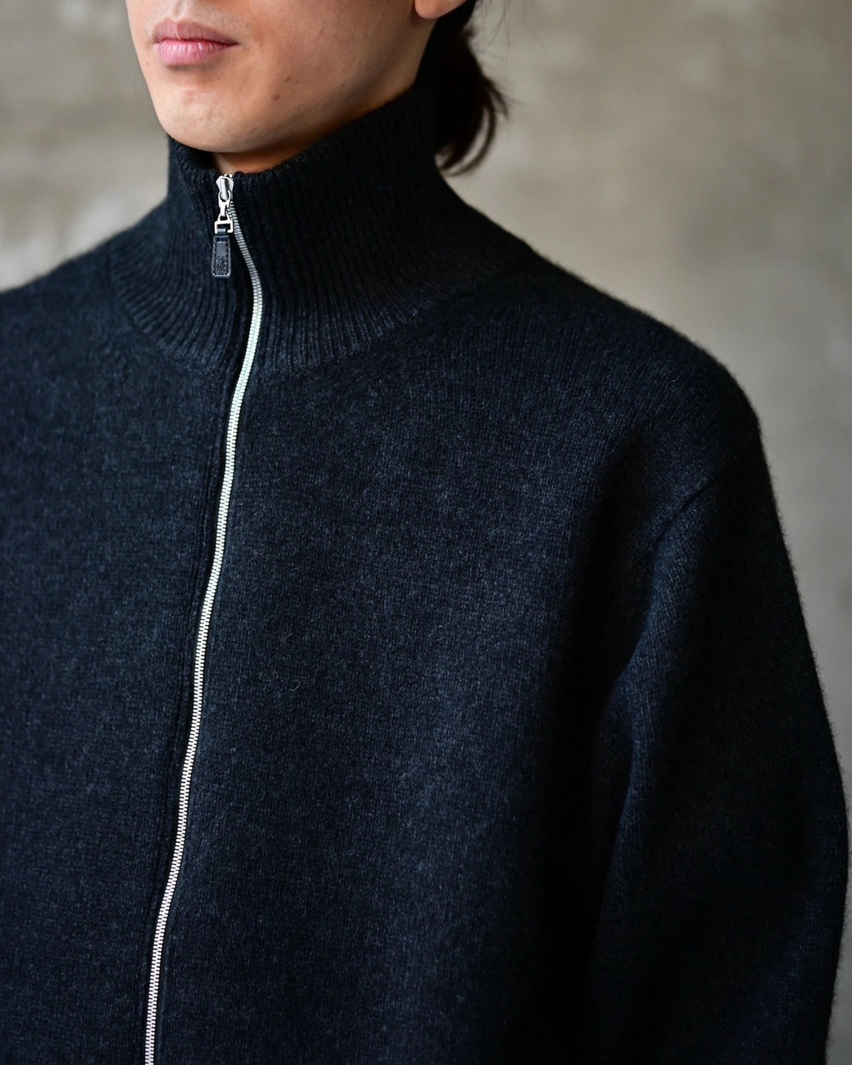 BATONER / MIDDLE WEIGHT INNOCENT CASHMERE DRIVERS KNIT (BN-FE-014)