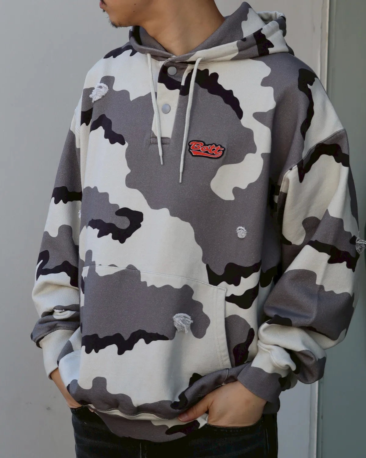 BoTT / Henley-Neck Camo Hoodie