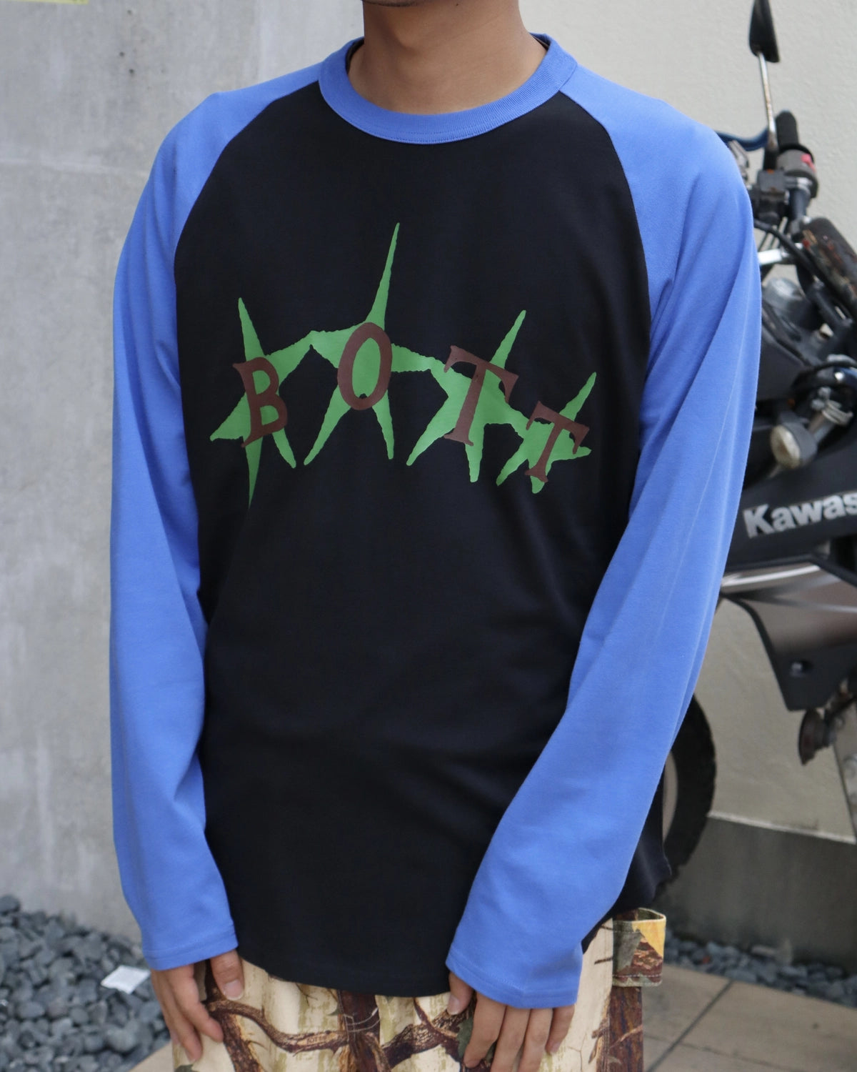 BoTT / Stars Raglan L/S Tee