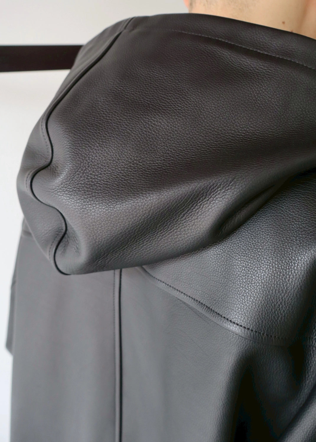 COMOLI / カーフスキン ジップパーカ (C03-01028)