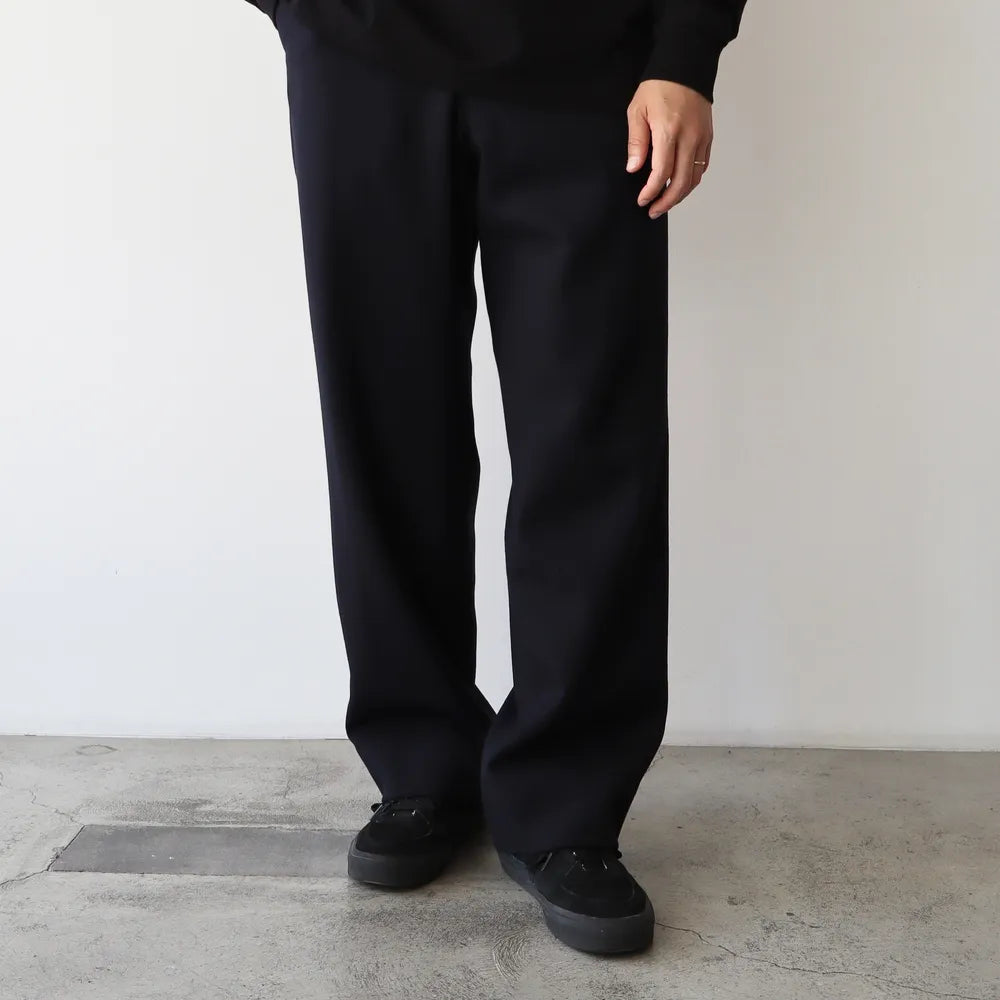 COMOLI スラックス COMOLI / ウールサージ パンツ (A03-03023) COMOLI スラックス COMOLI / ウールサージ パンツ (A03-03023)