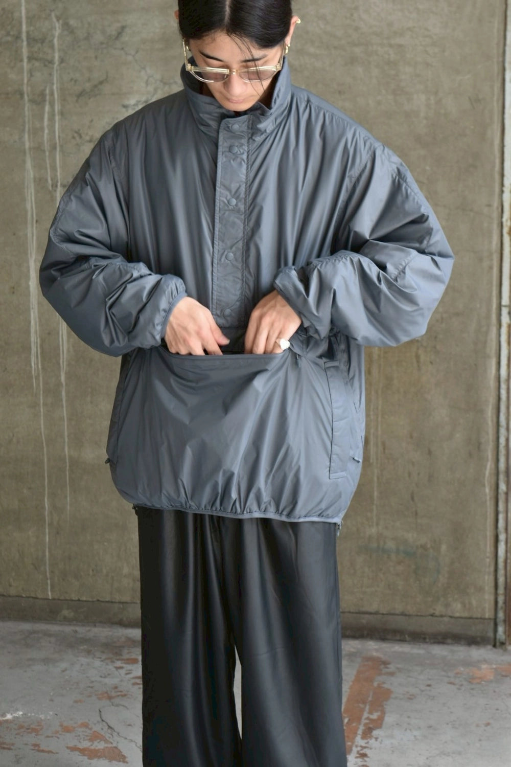 DAIWA PIER39 / TECH REVERSIBLE PULLOVER PUFF JACKET (BW-62025W)