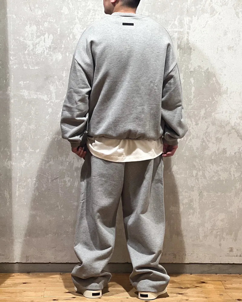 ESSENTIALS / FLEECE RELAXED SWEATPANT (130BT244320F)