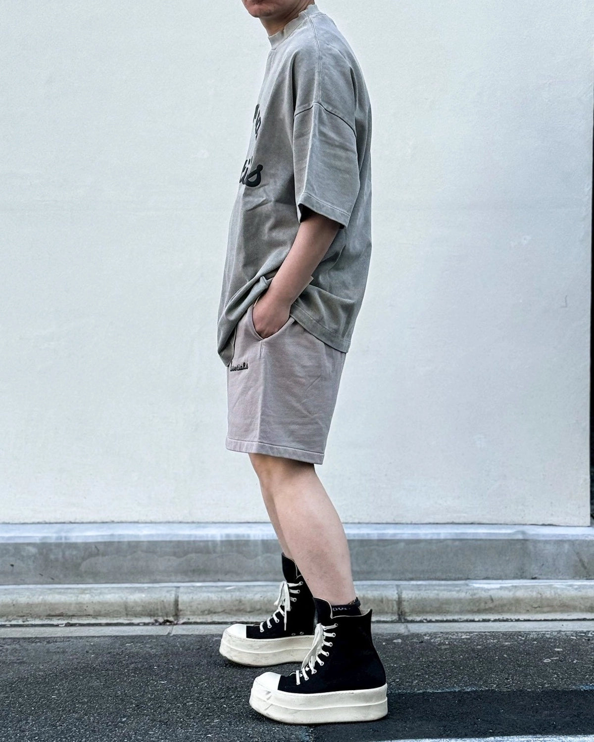 ESSENTIALS / TRAINING 90'S SHORT SLEEVE TEE (125SP264111F)