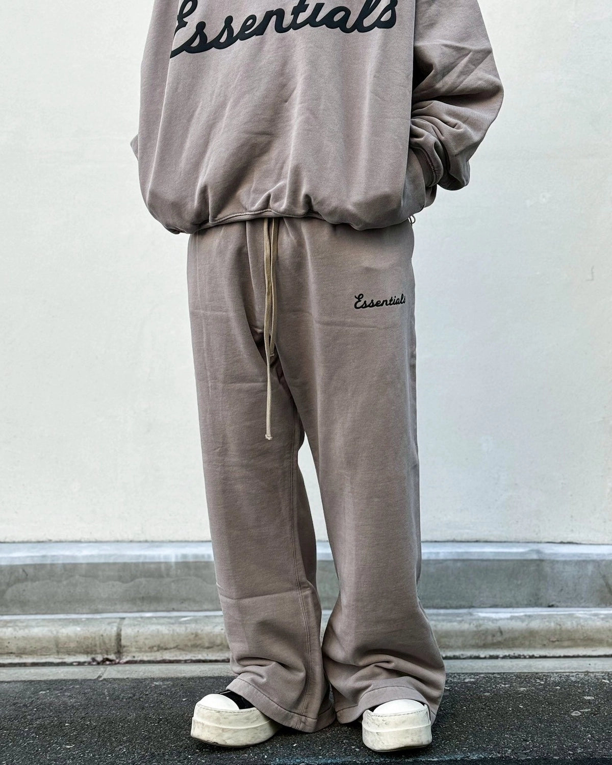 ESSENTIALS / TRAINING CLASSIC FIT FLARE SWEAT PANT (130SP268651F)