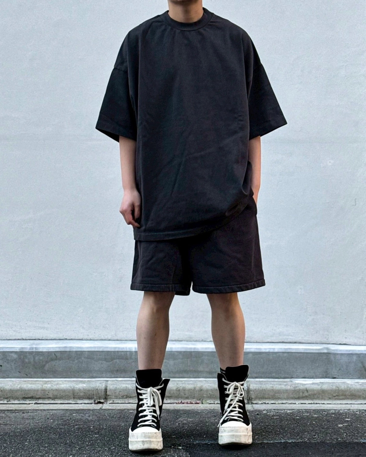 ESSENTIALS / SIGNATURE 90'S SHORT SLEEVE TEE (125SP264411F)