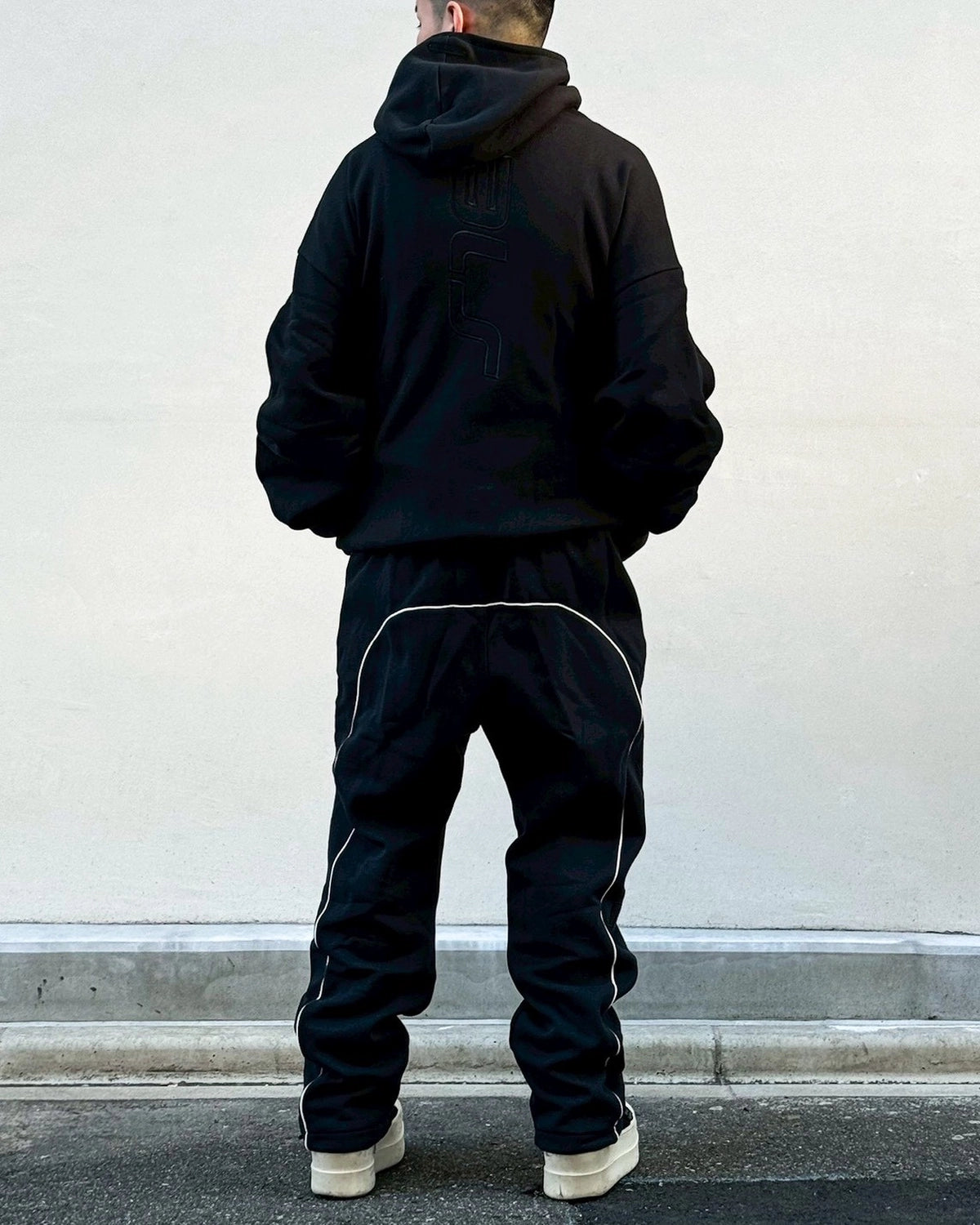 ESSENTIALS / ACTIVE TRACE RELAXED SWEATPANT (130SP268641F)
