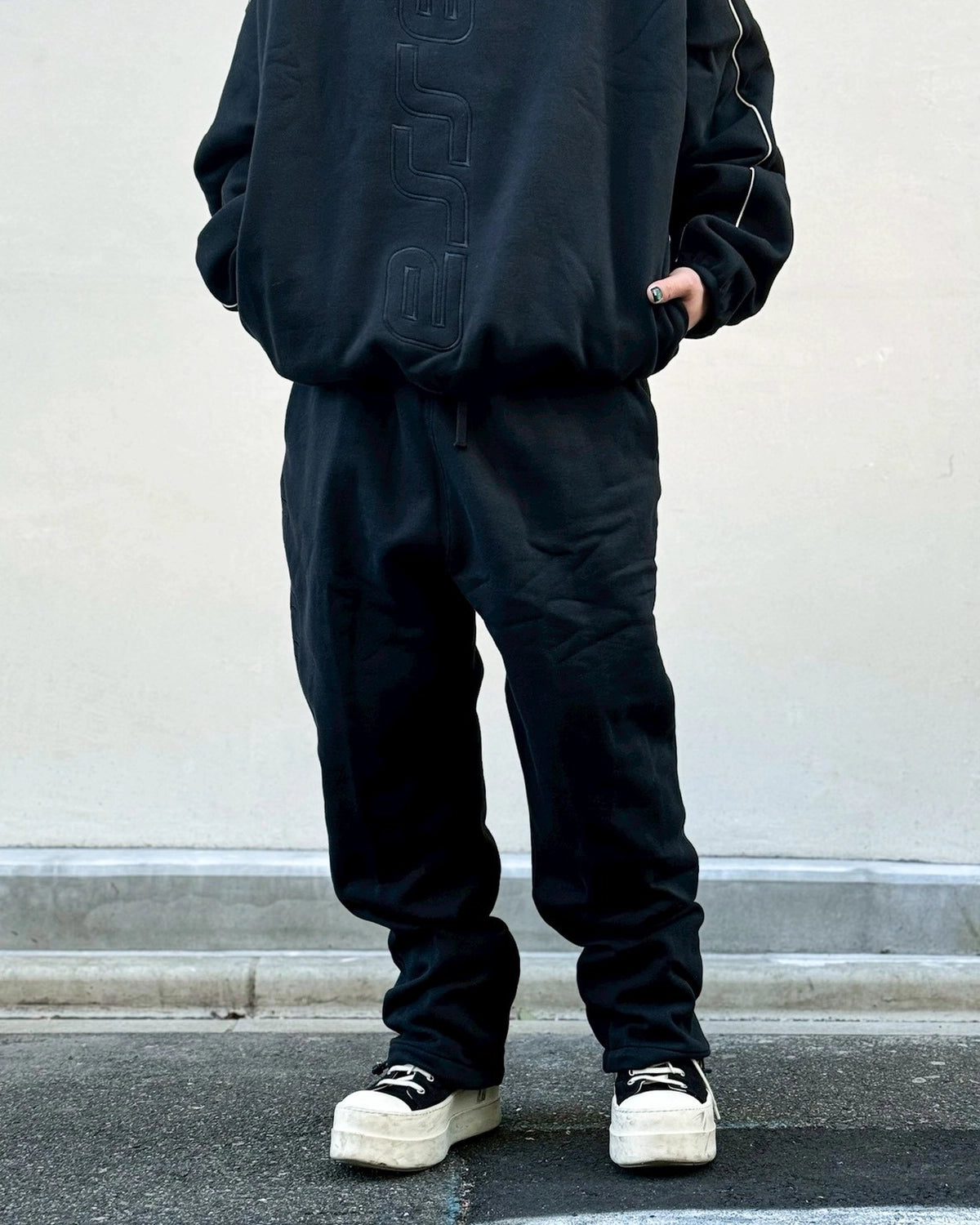 ESSENTIALS / ACTIVE TRACE RELAXED SWEATPANT (130SP268641F)
