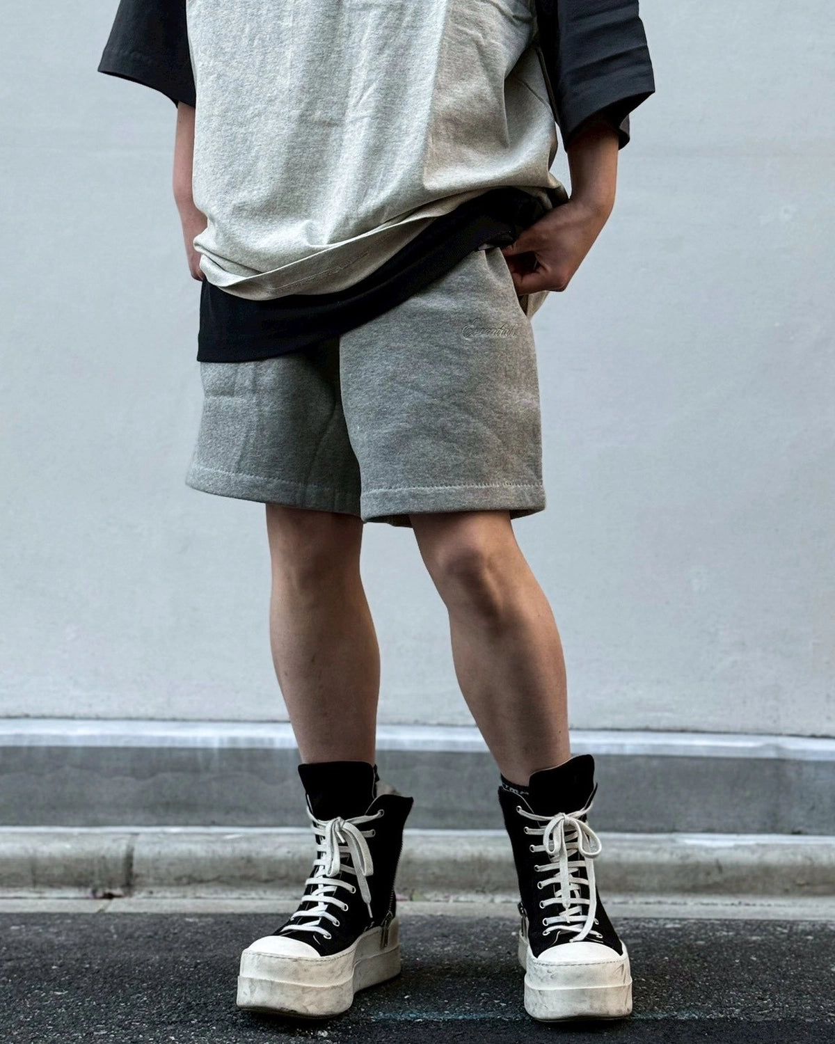 ESSENTIALS / SIGNATURE CLASSIC SHORT (160SP262003F)