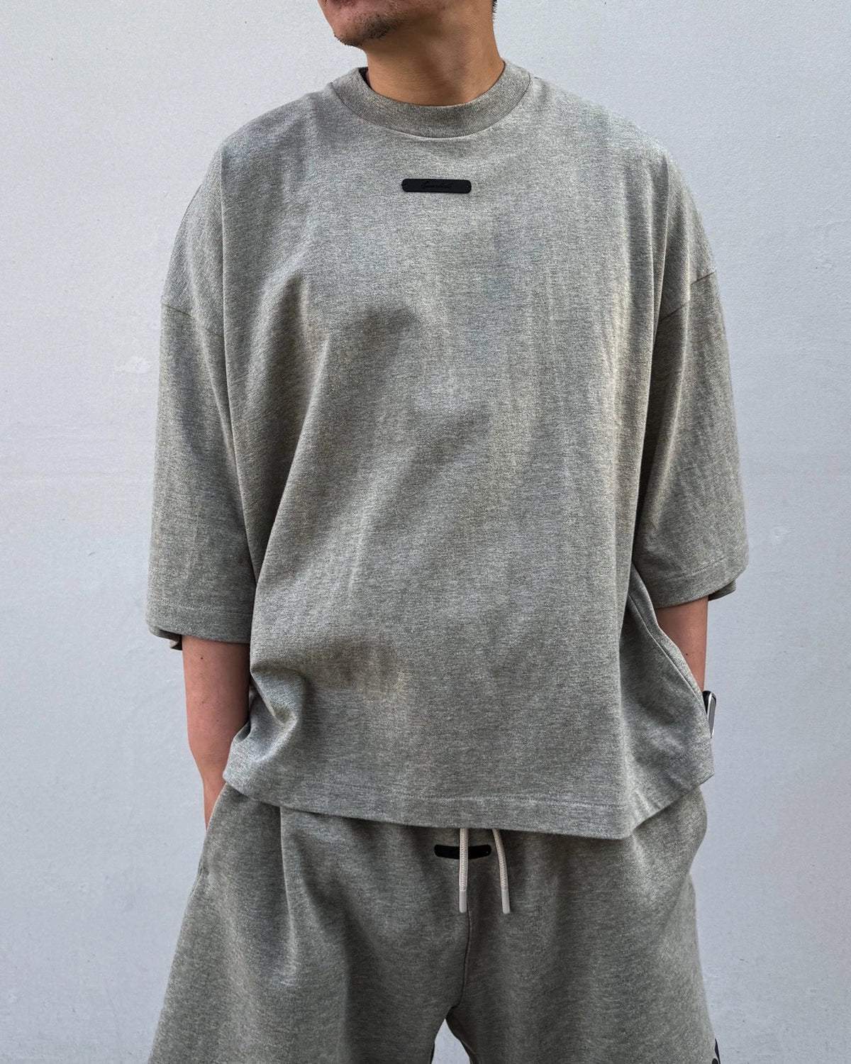 ESSENTIALS / Merch Tee Boxy Fit (RW00266-0032)