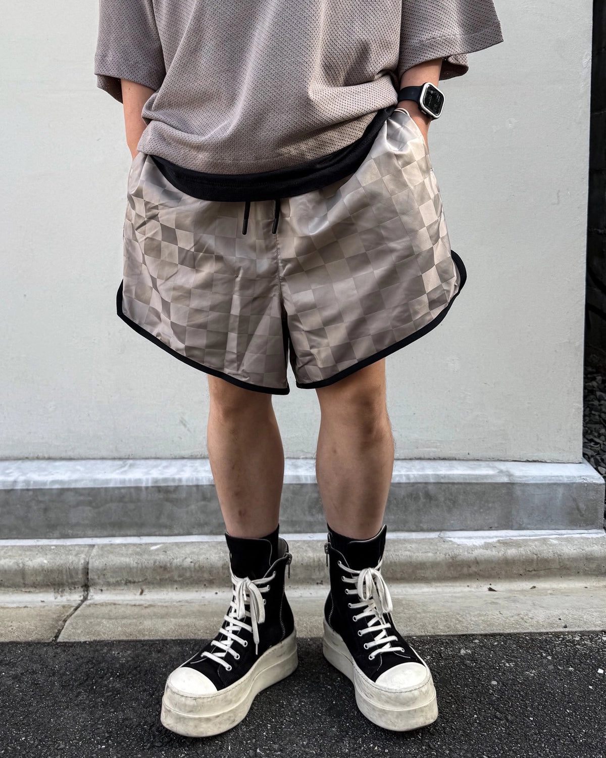 ESSENTIALS / CHECKERED GYM SHORT (RW00301-0031)
