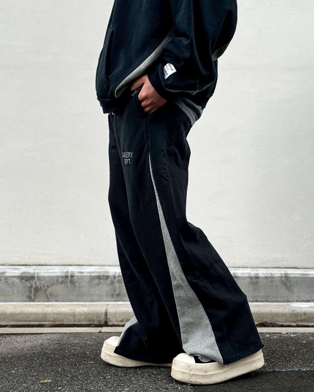 GALLERY DEPT. （ギャラリー デプト）/ TWISTED LEG SWEATPANT FLARE