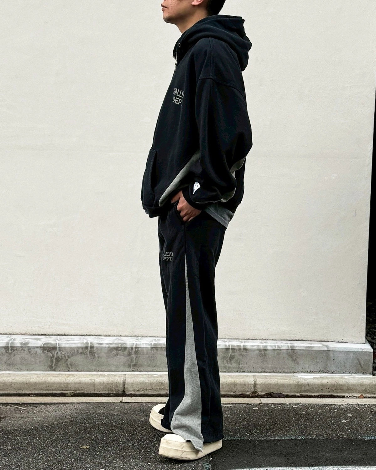 GALLERY DEPT. / CONTRAST PANEL SWEATSHIRT (OUT006)