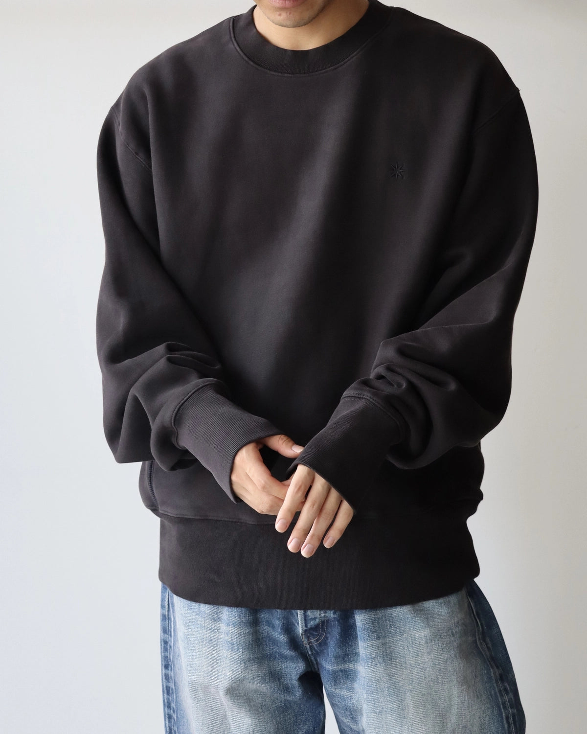 GDC × NUTTS ART WORKS / Art Fede Crew Sweat (GD0515-0204)