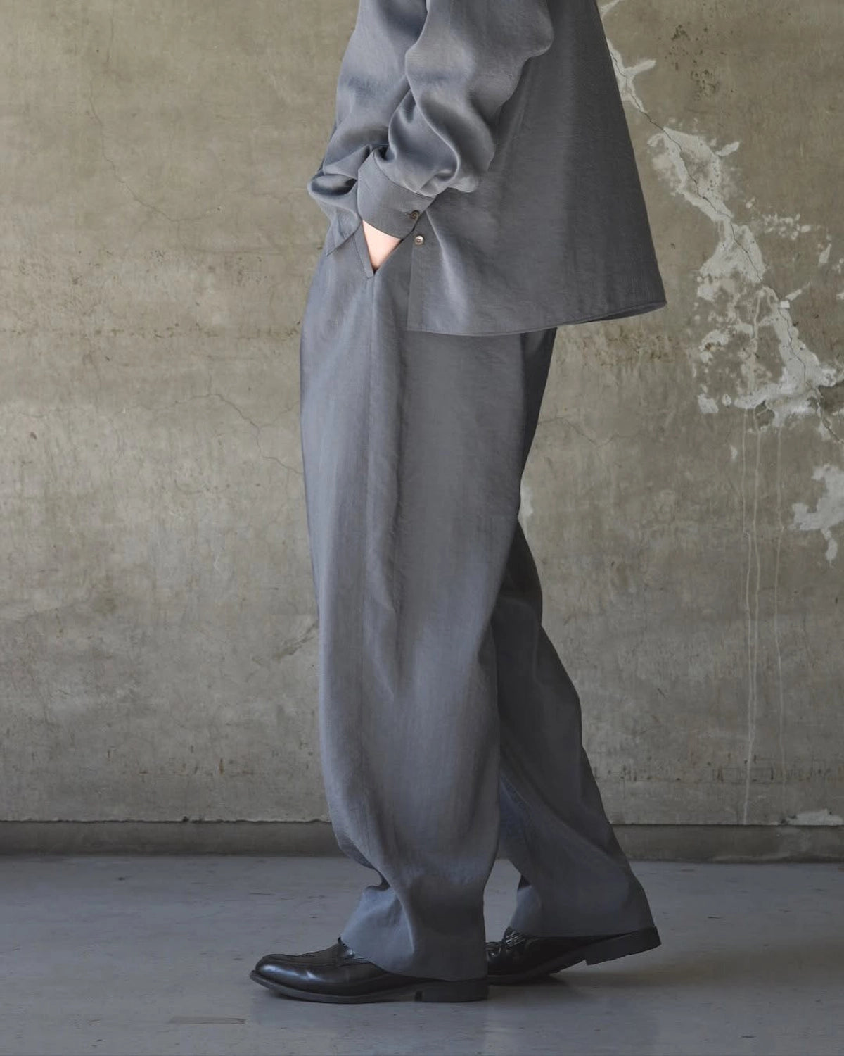 スーツ lemaire BELTED RELAXED PANTS, ASPHALT スーツ lemaire BELTED RELAXED PANTS, ASPHALT Lemaire Belted