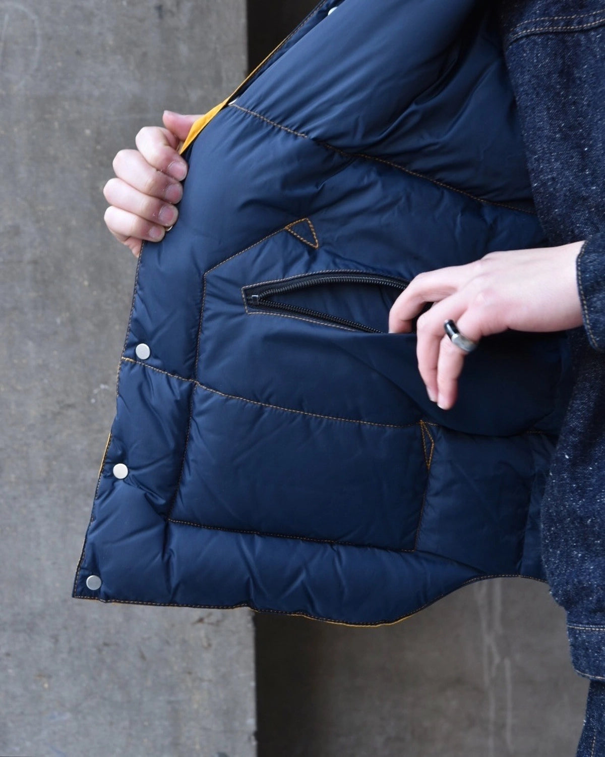 New Manual / #032 REVERSIBLE DOWN VEST (VT-YY-0002)