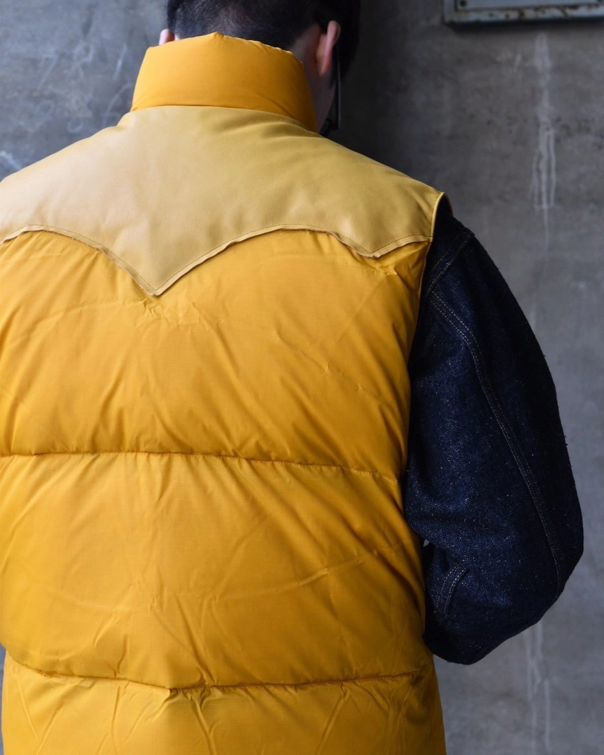 New Manual / #032 REVERSIBLE DOWN VEST (VT-YY-0002)