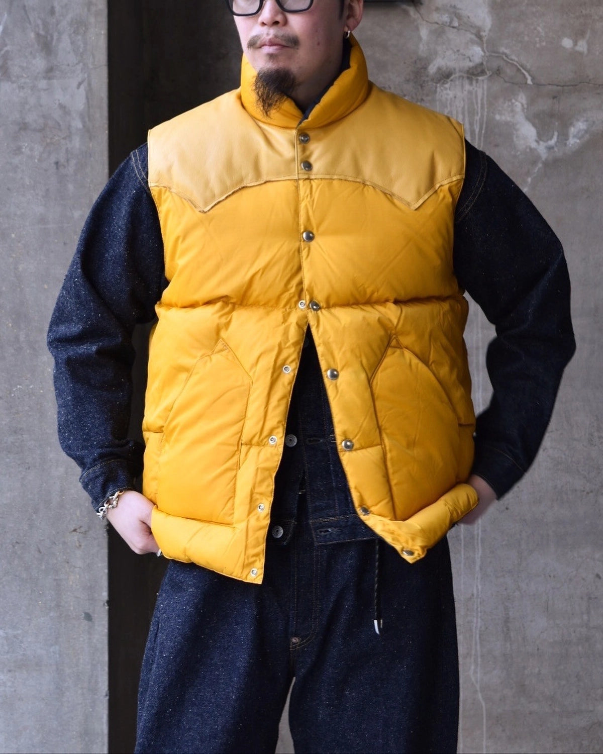 New Manual / #032 REVERSIBLE DOWN VEST (VT-YY-0002)