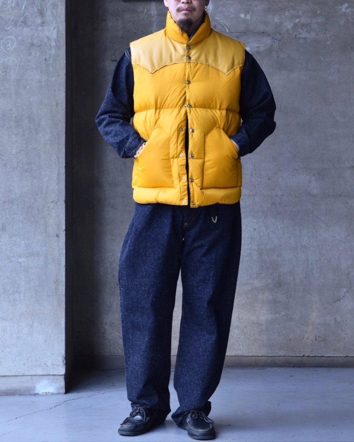 New Manual / #032 REVERSIBLE DOWN VEST (VT-YY-0002)