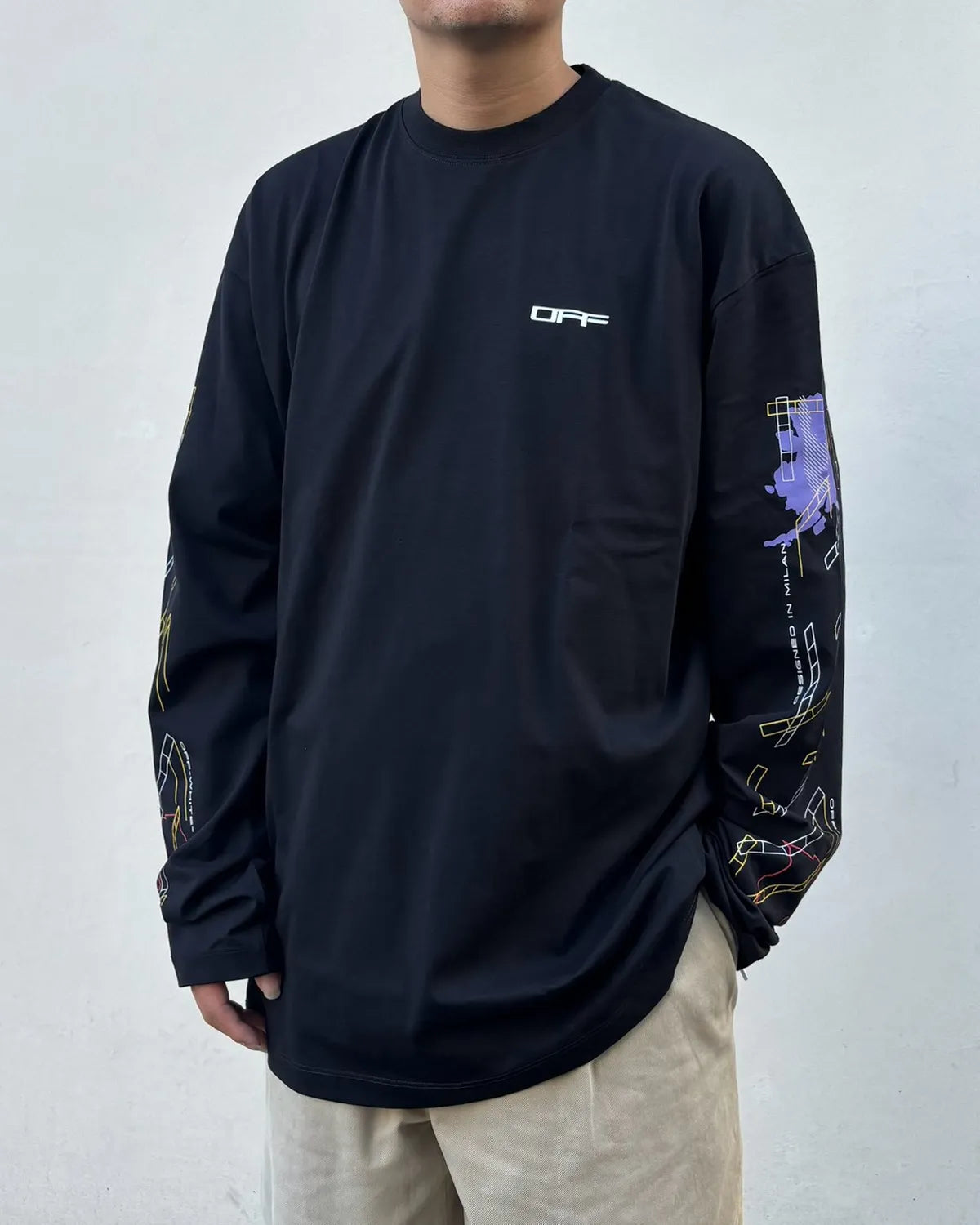 Off-White / ARCHIGEOGRAPHY ARROW SKATE L/S TEE (OMAF26-RTW0092)