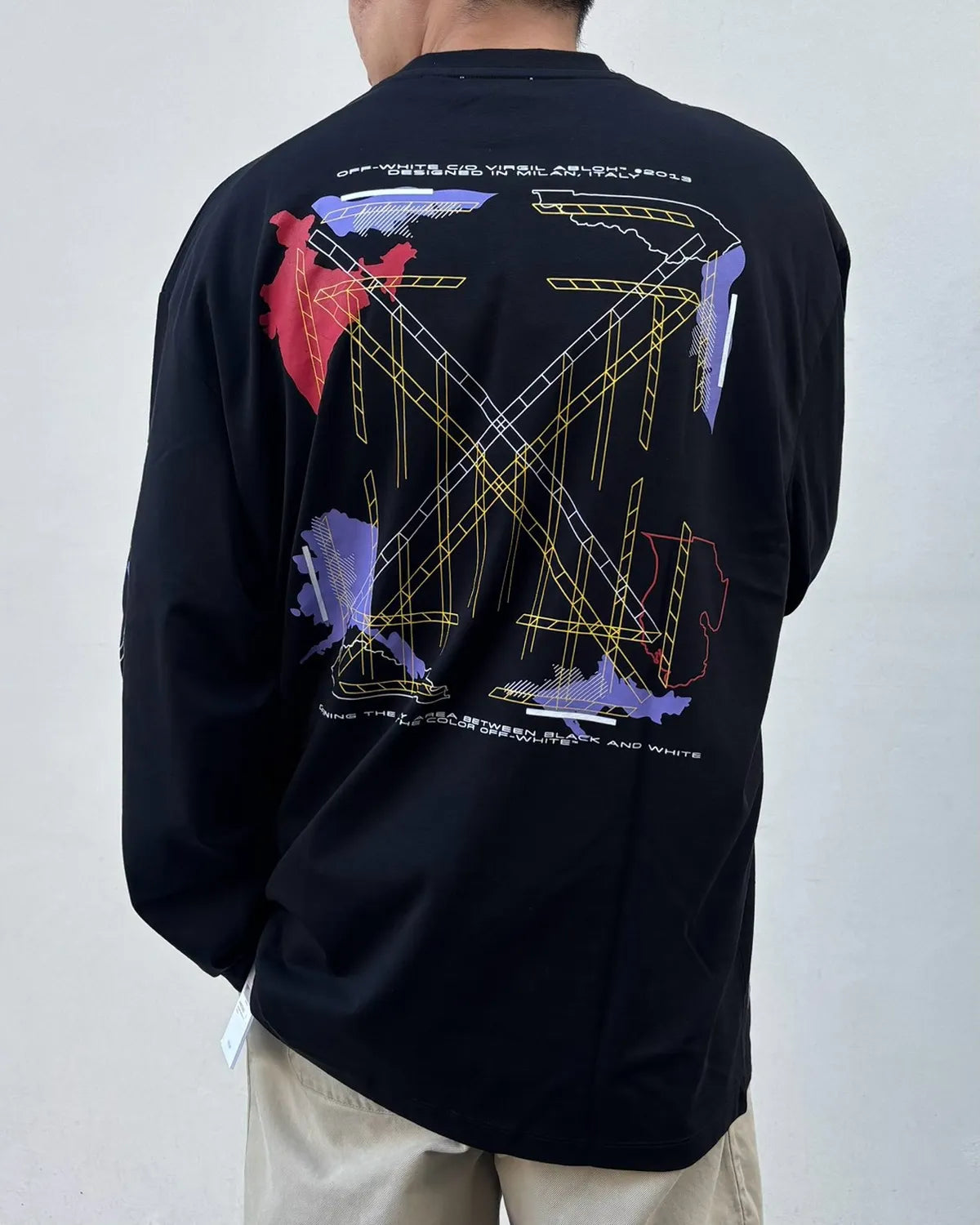 Off-White / ARCHIGEOGRAPHY ARROW SKATE L/S TEE (OMAF26-RTW0092)