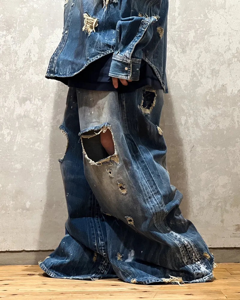 VETEMENTS / TRASHED BIG SHAPE JEANS (UA65PA885D)