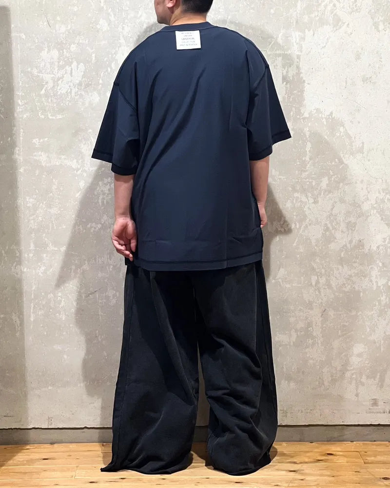 VETEMENTS / INSIDE-OUT LABEL T-SHIRT (UA65TR107B)