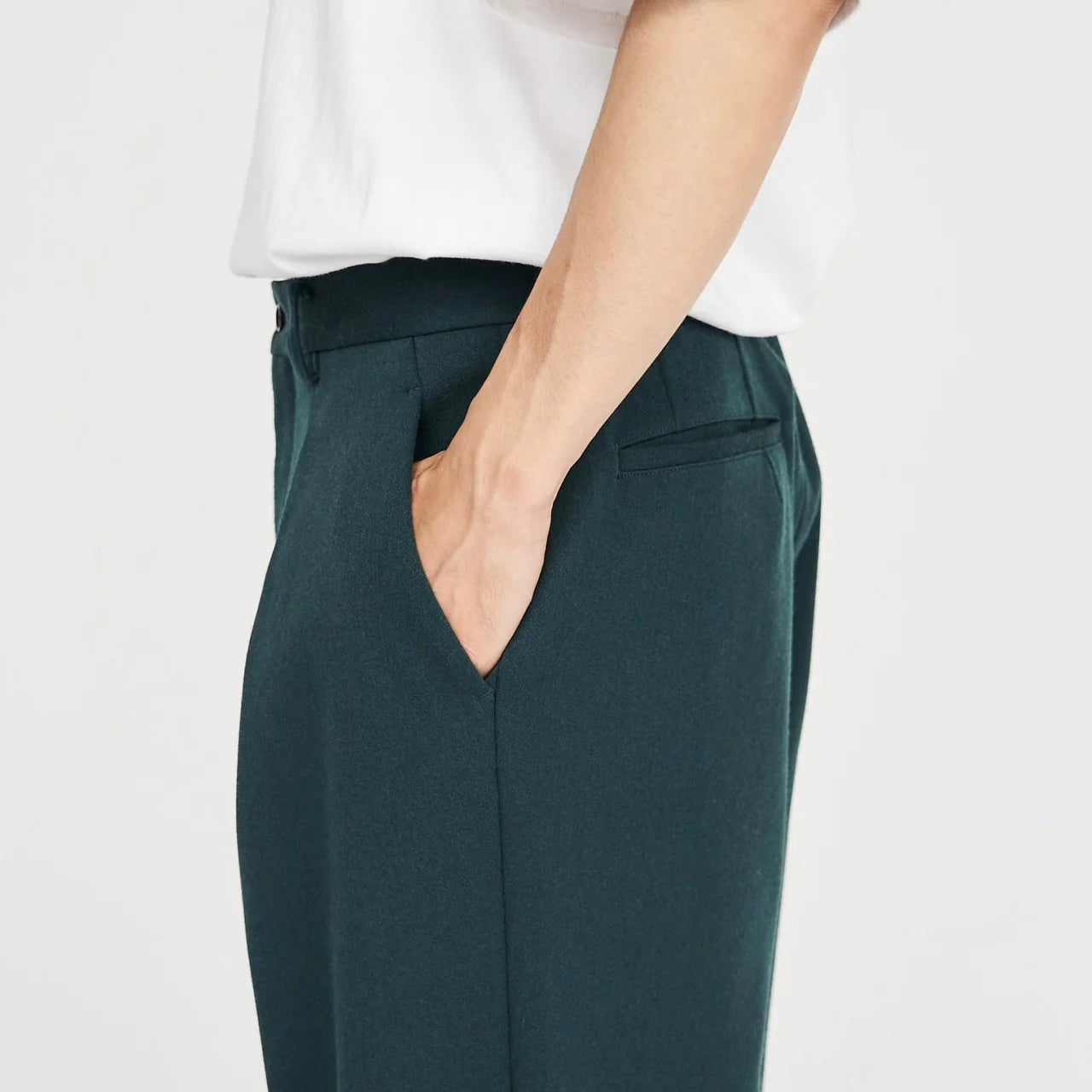 Graphpaper / Back Twill Satin Cross Tuck Tapered Trousers