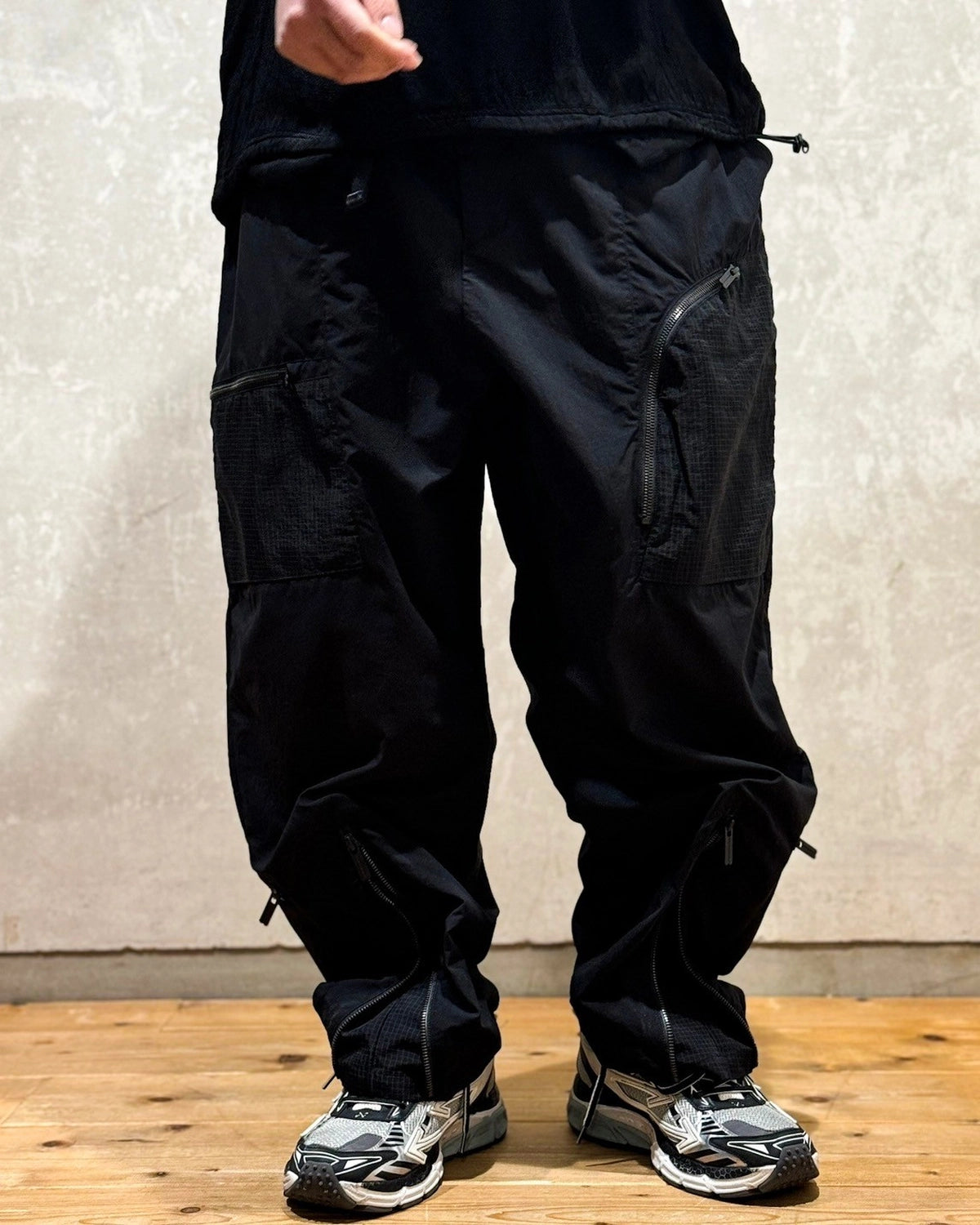 White Mountaineering  / PARACHUTE PANTS (BK2571404)