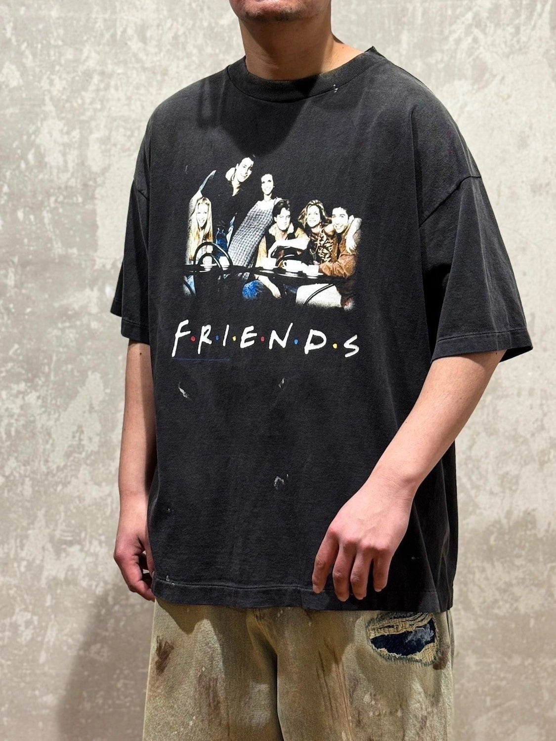 SAINT M×××××× (セントマイケル) × FRIENDS / FRD_SS TEE |公式 SAINT M×××××× (セントマイケル) × FRIENDS / FRD_SS TEE |公式