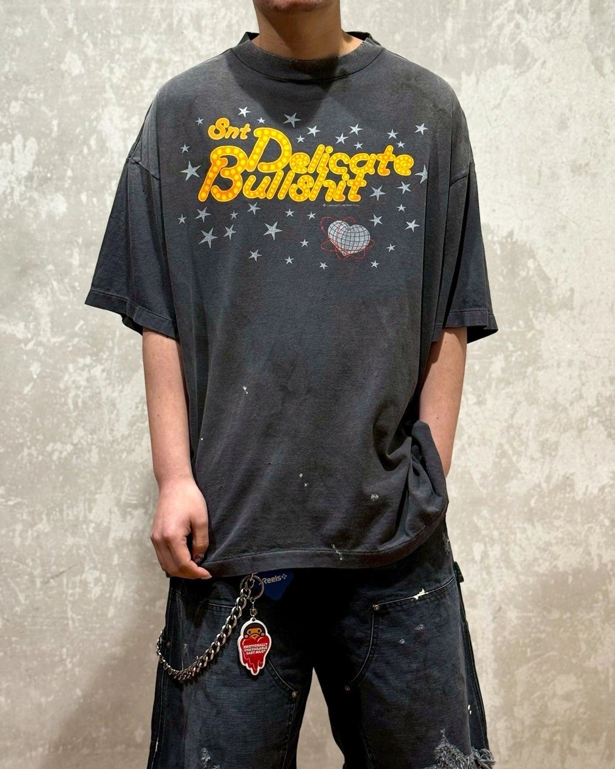 ©︎SAINT Mxxxxxx / SS TEE / DELICATE BULLSHIT (SM-HR8-0000-003)