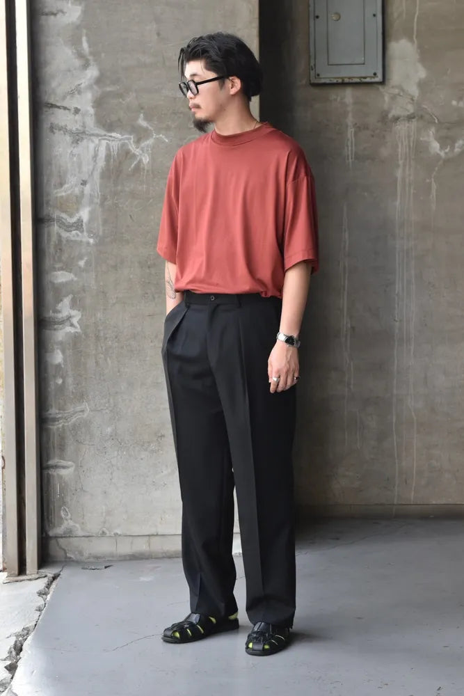 MARKAWARE / ONE TUCK TAPERED TROUSERS (A24C01PT01C)