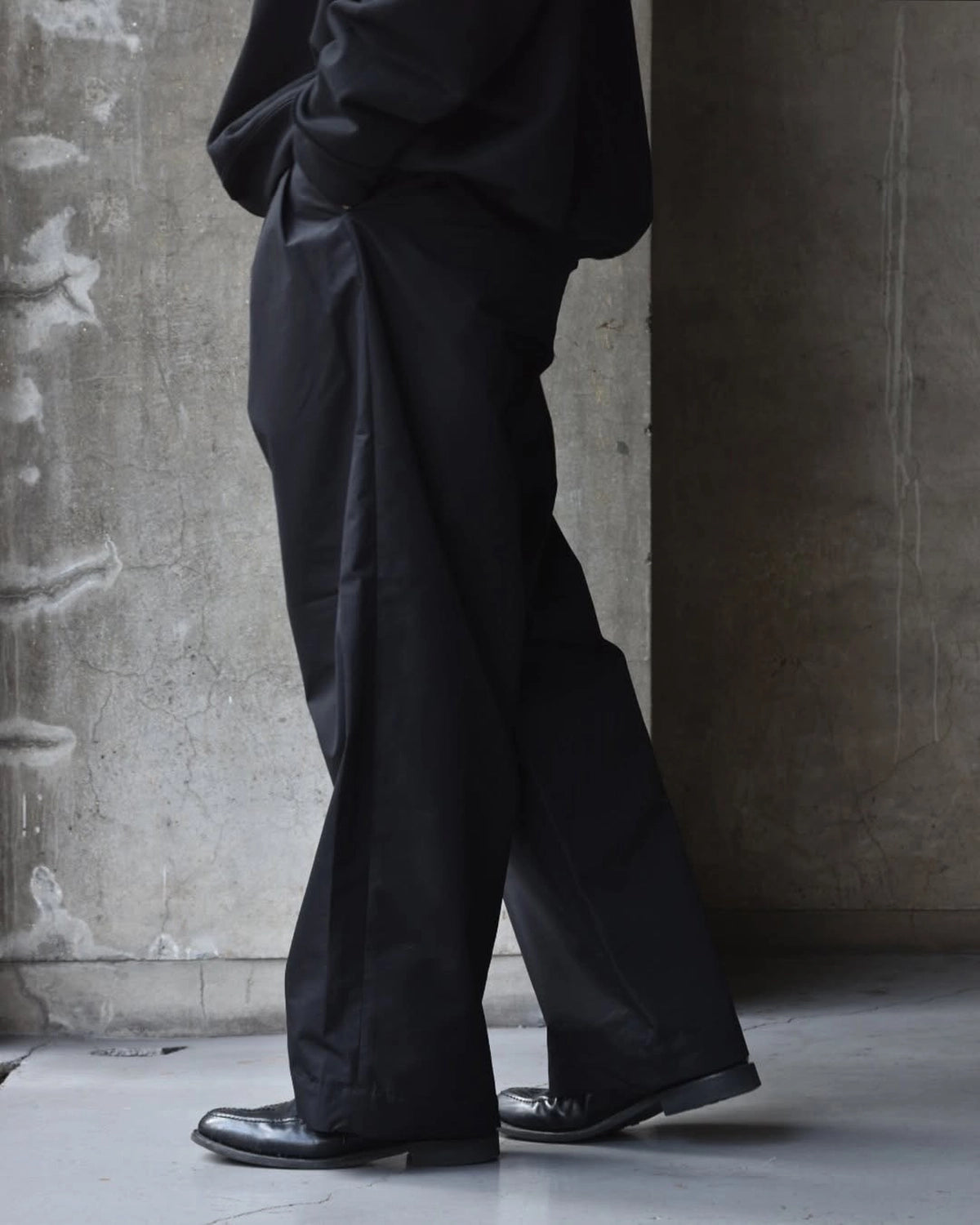 MARKAWARE / TRIPLE PLEATED EASY TROUSERS (A25A04PT01C)