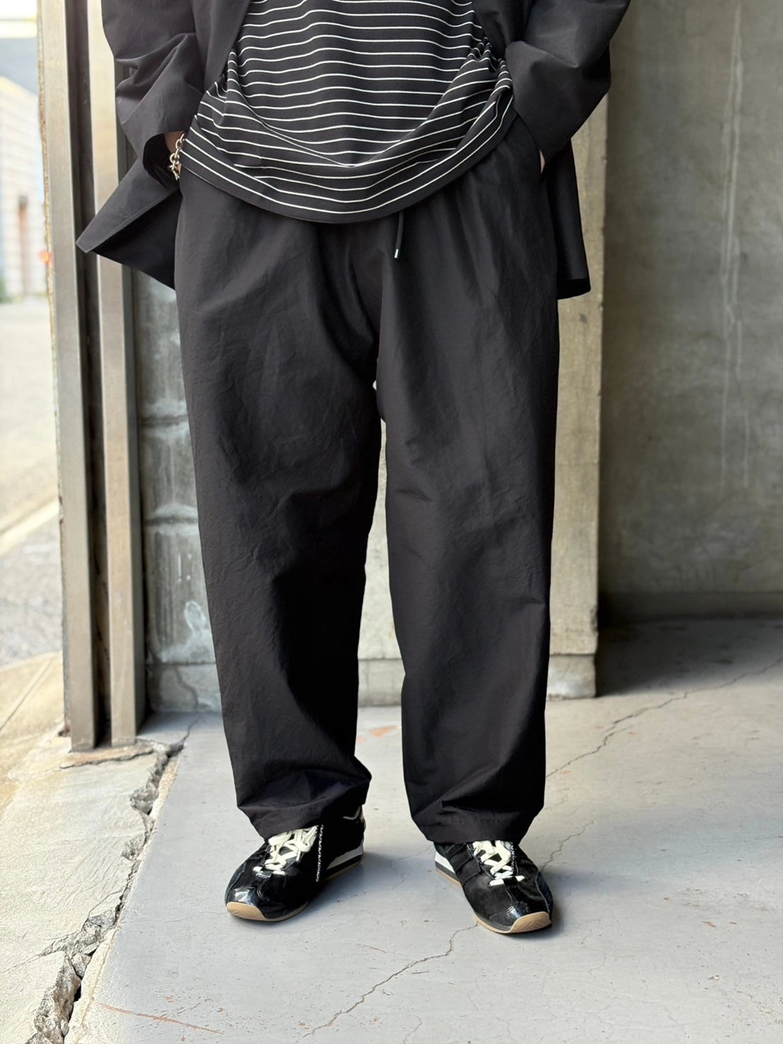 MARKAWARE / BRATAC SILK × ORGANIC WOOL TAFFETA WIDE TRUCK PANTS (A25A10PT01C)