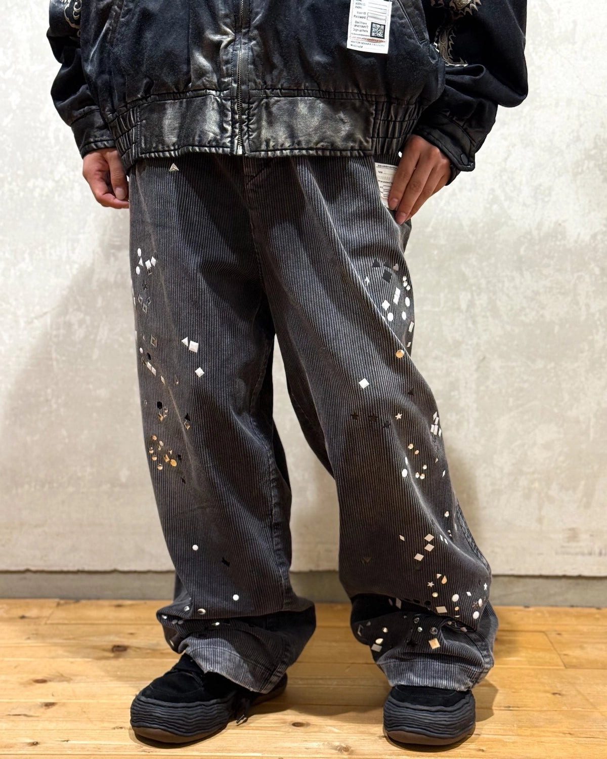 Maison MIHARA YASUHIRO / Embellished Corduroy Pants (A15PT034)