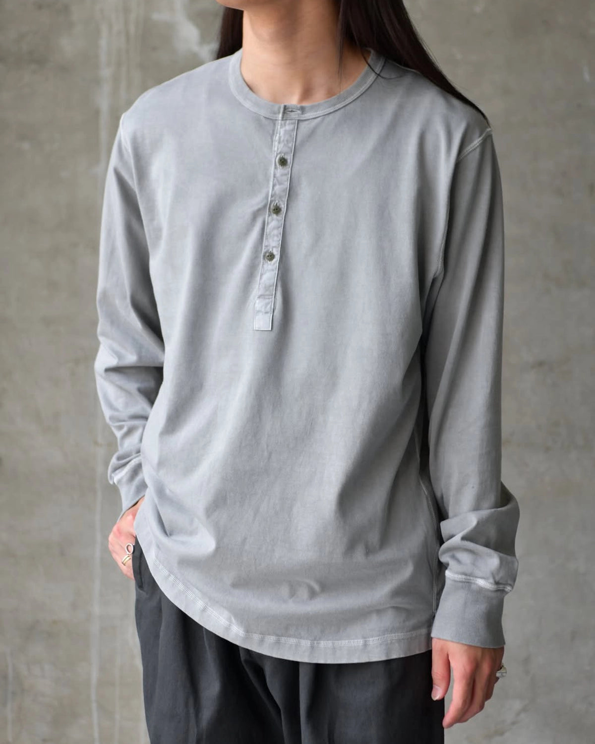 NONNATIVE（ノンネイティブ）/ DWELLER L/S HENRY NECK TEE COTTON