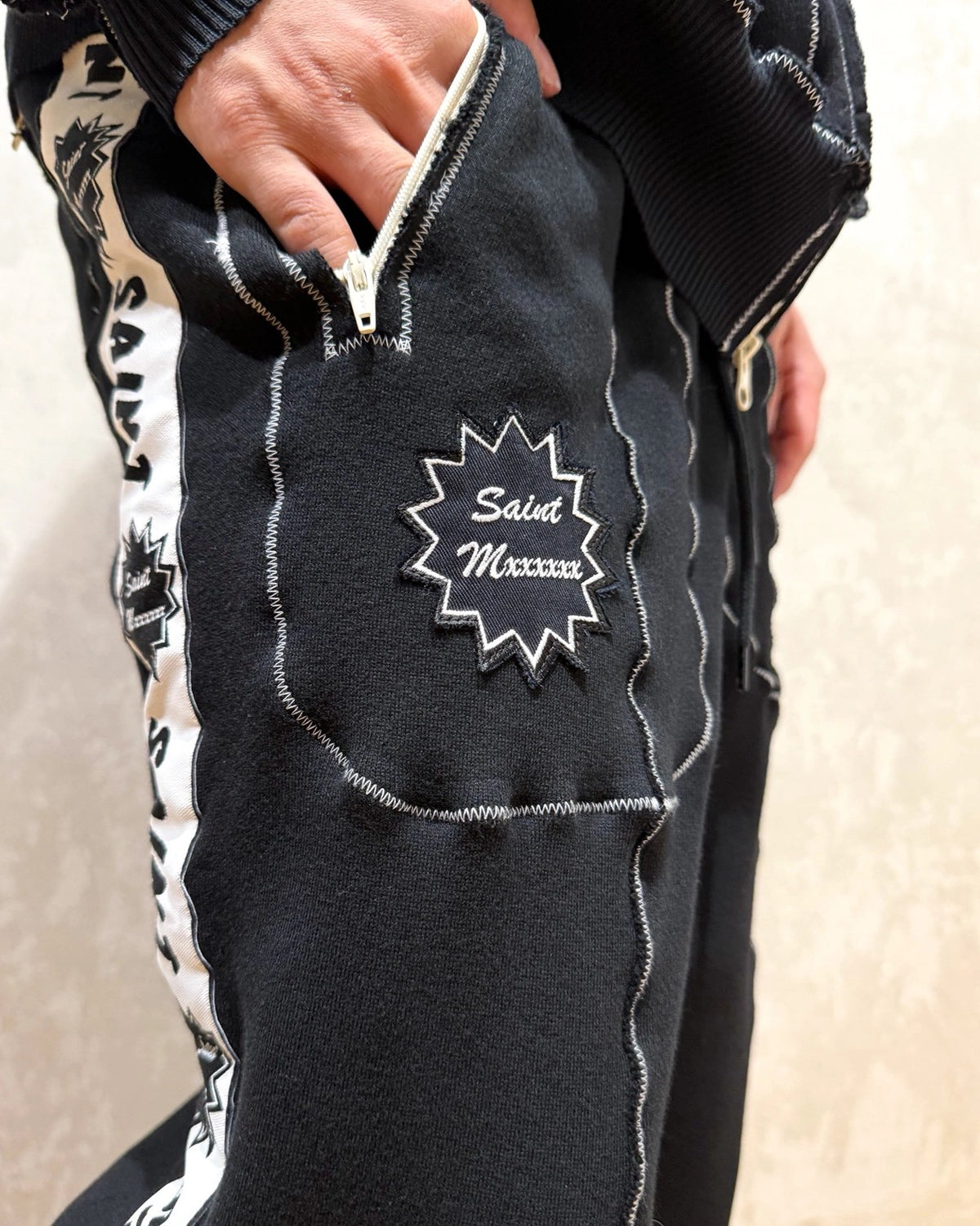 ©︎SAINT Mxxxxxx × A LOVE MOVEMENT / ALM_SWEAT PANTS (SM-HR1-0000-C70)