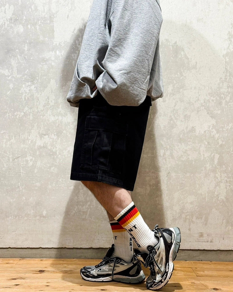 VETEMENTS / CARGO SHORTS (UA66SS520B2803)