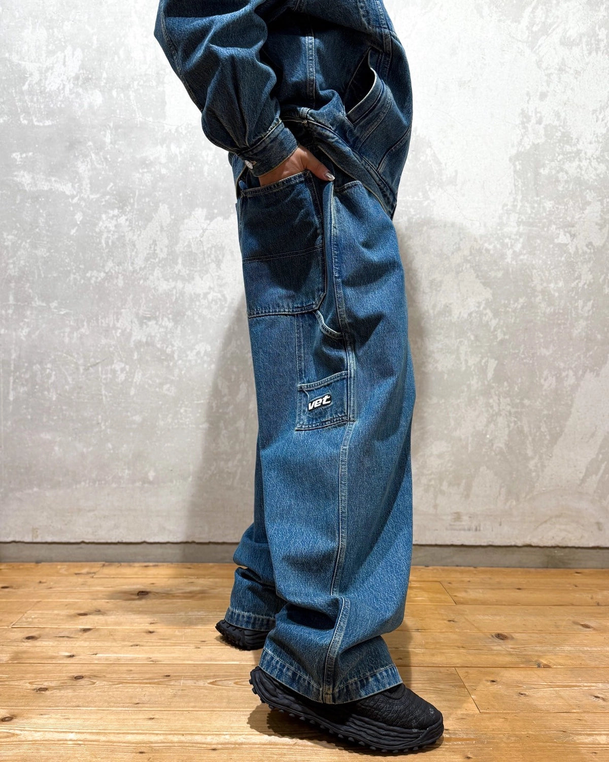 VETEMENTS / HIP-HOP JEANS (UH76DP250VB)
