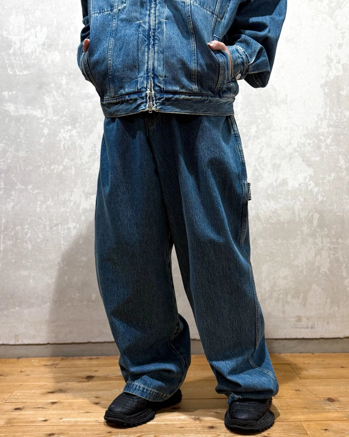 VETEMENTS / HIP-HOP JEANS (UH76DP250VB)