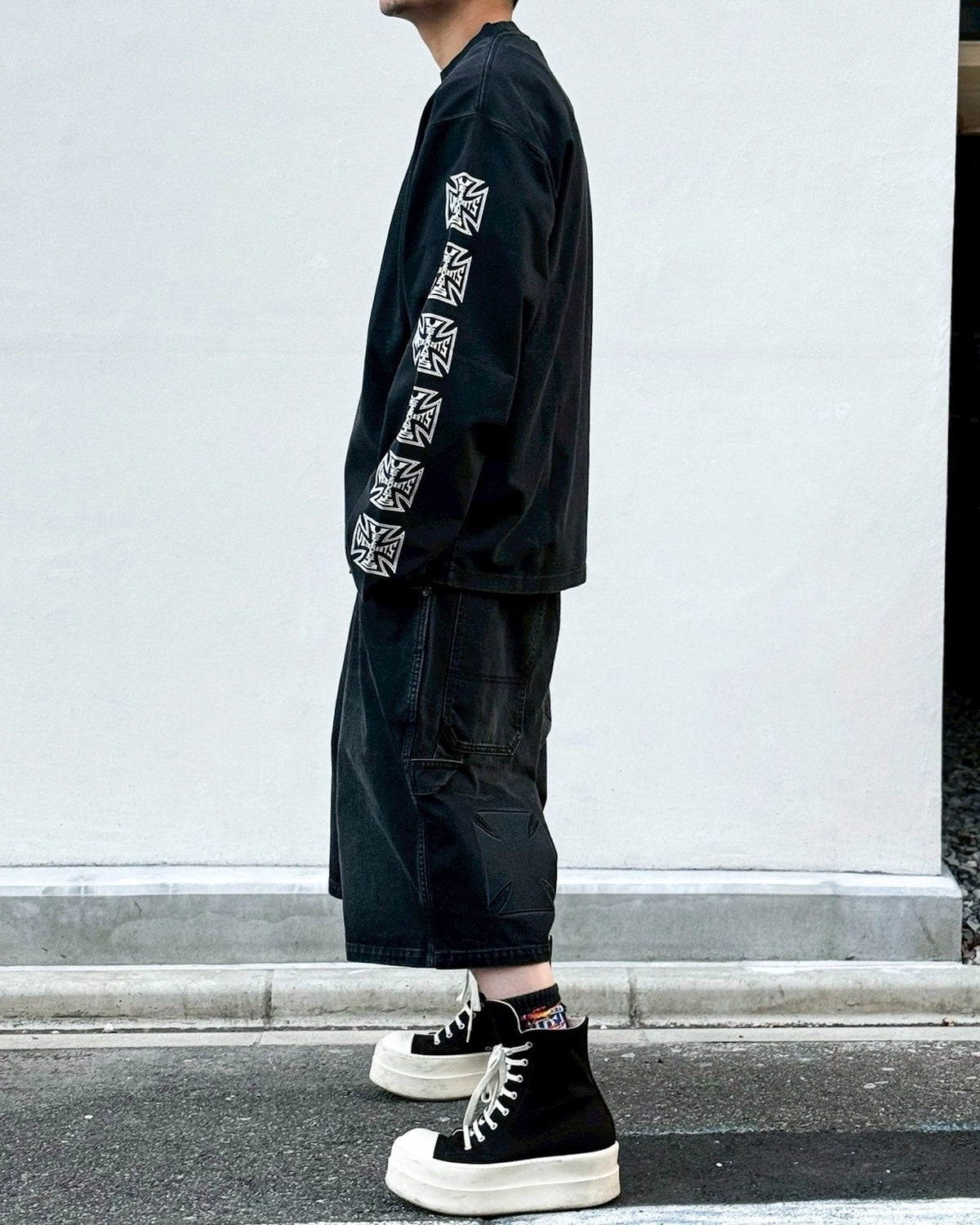 VETEMENTS / BIKER CROSS SLEEVES LONGSLEEVE (ME76LS172B)