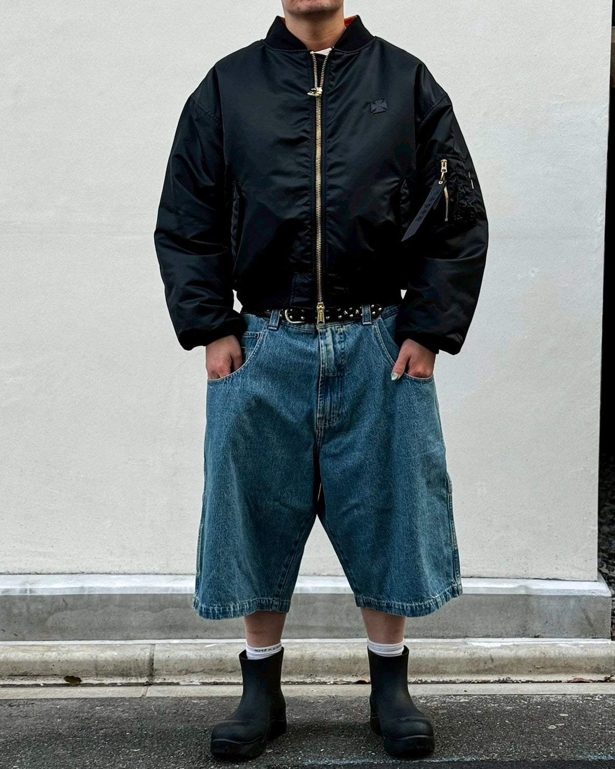 VETEMENTS / BIKER CROSS HIP-HOP DENIM SHORTS (ME76DP094N1)