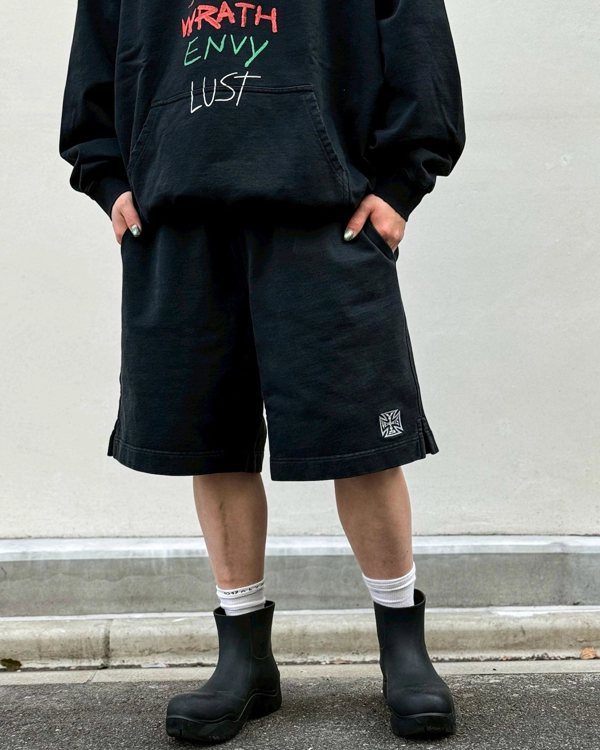 VETEMENTS / BIKER CROSS LOGO SHORTS (ME76SS163B)