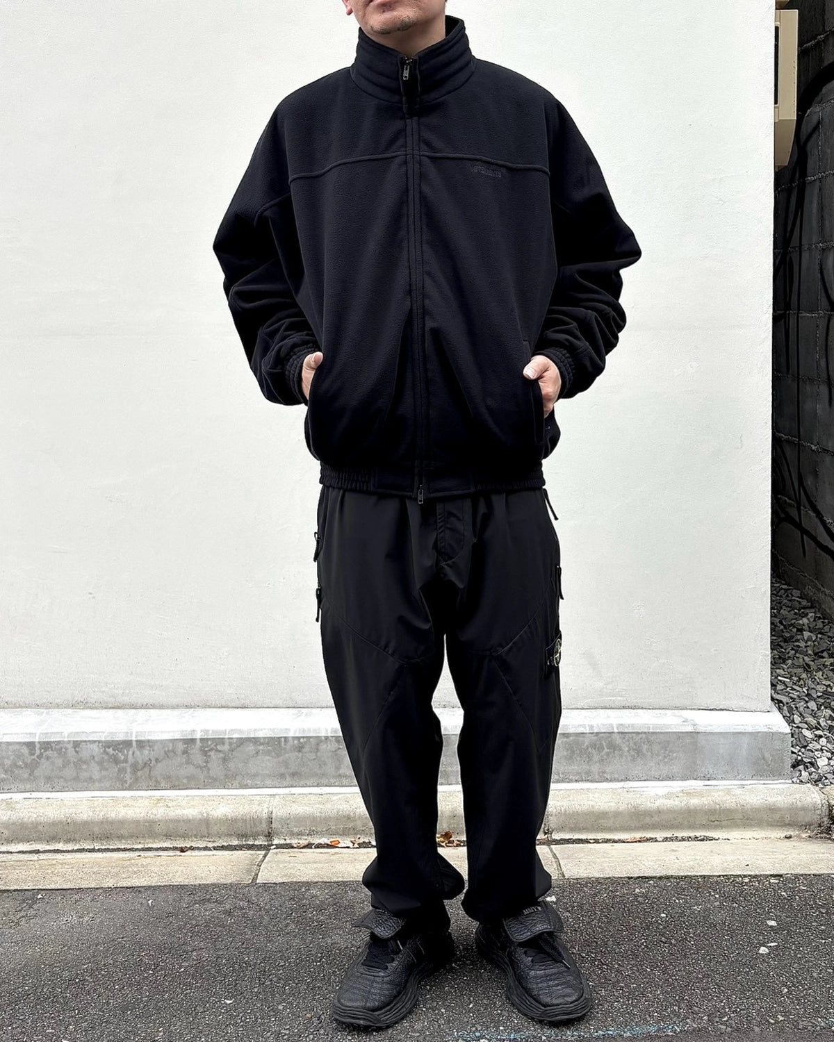 VETEMENTS / BLACK OUT FLEECE JACKET (MH27TJ110B)