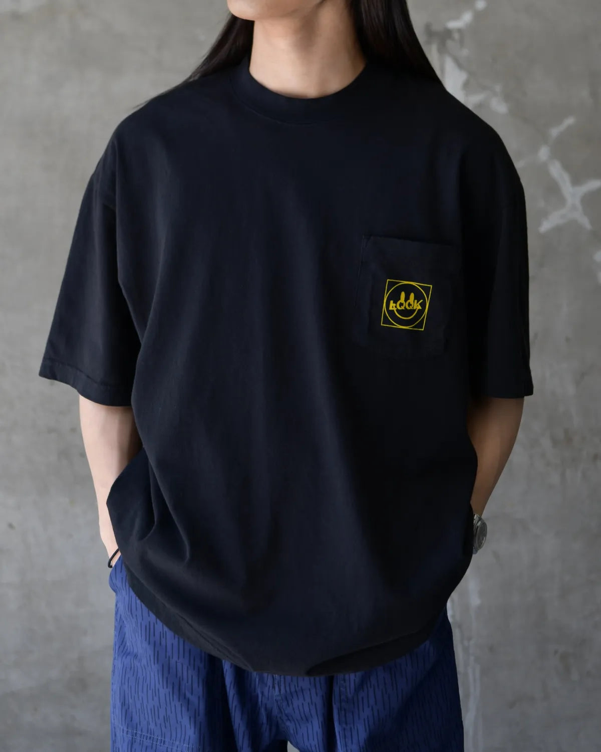 LQQK STUDIO(ルックスタジオ) / LQQK SMILEY LOGO POCKET TEE | 公式