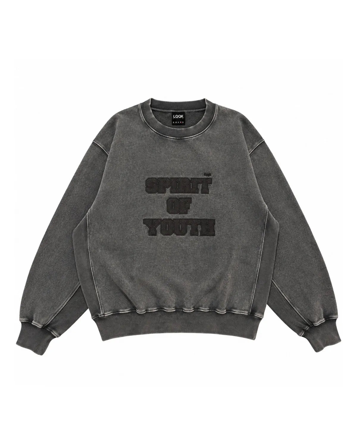 LQQK STUDIO の “SPIRIT OF YOUTH” CREWNECK (LQA26SW07)