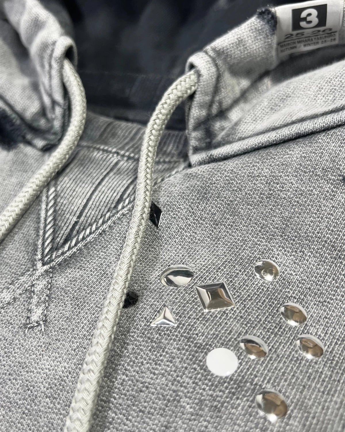 Maison MIHARA YASUHIRO / EMBELLISH BLEACH HOODIE (A15HD561)