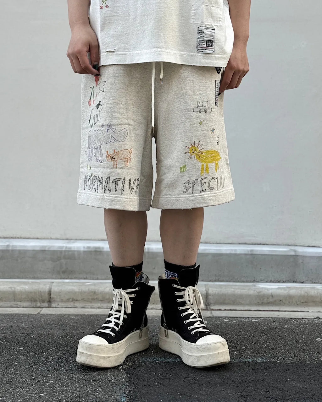 パンツ MAISON MIHARA YASUHIRO BLEACHED SHORTS Maison Mihara Yasuhiro Pants - NUBIAN